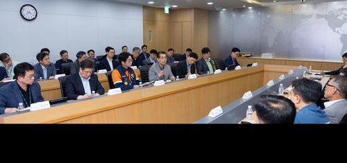 안전 힘주는 포스코그룹…장인화 회장, 특별 점검 회의 개최_윤은별
