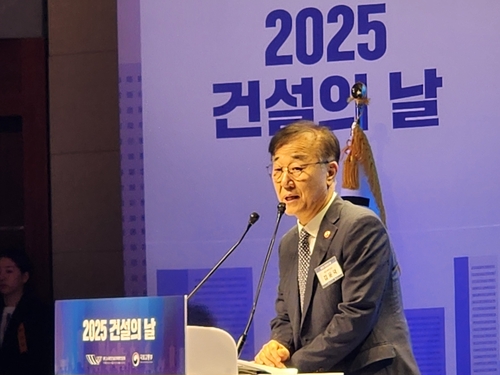 김윤덕 국토장관 "중대재해 줄이고 불법 하도급 없애야"_주동일