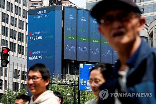 노무라 "中 증시 호황, 경기 회복에 큰 도움 안 돼"_윤시윤