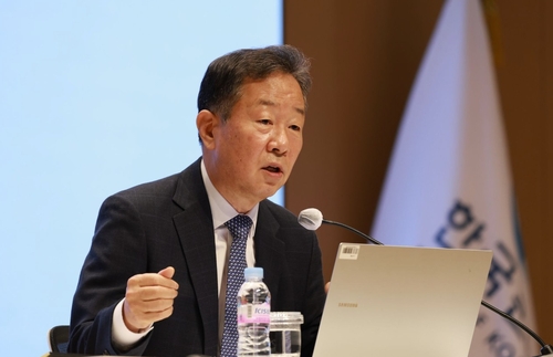 황건일 "한미 통화스와프 효과 엄청나…외환보유액 많을수록 좋아"_정선미