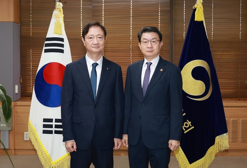 이억원·이찬진 긴급회동 "금융행정·감독 전반 쇄신…소비자보호 강화"_이현정