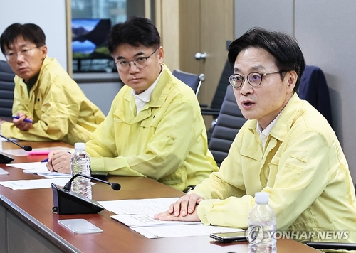 한전 찾은 산업장관, 동행에 감사 표시…"성공의 역사"_이재헌