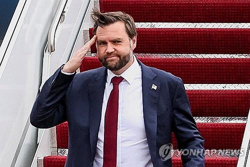 美 부통령 "우린 셧다운으로 가고 있다"_윤시윤