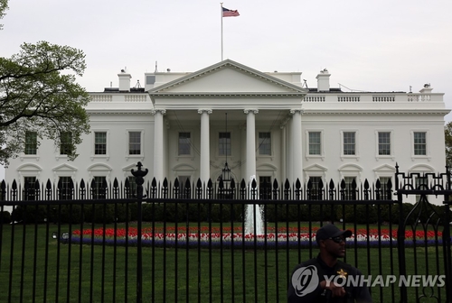 백악관 문서 "셧다운으로 매주 150억 달러 GDP 손실"_권용욱