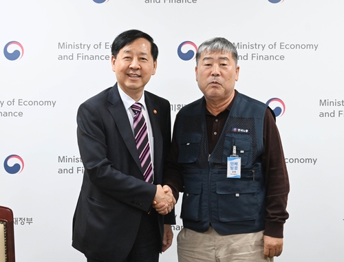 구윤철, 한국노총 위원장 만나 "노조법 안착에 협조 당부"_박준형