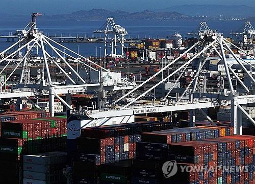 中, 美 선박에 10월 14일부터 특별 항만 사용료 부과_윤시윤