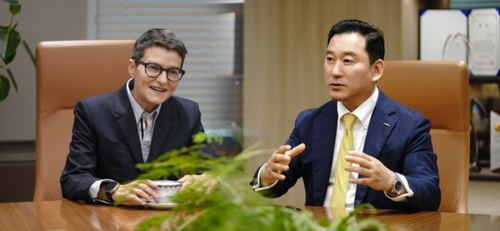 한투증권 방문한 MAN그룹 CEO…"아시아 투자 금융상품 출시"_송하린
