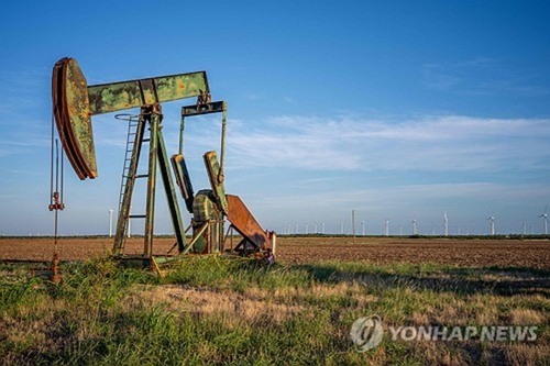 [뉴욕유가] 미중 갈등·공급 우려에 이틀째 하락…WTI 0.7%↓_김성진