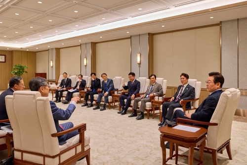 '국무회의 전 차 한잔'…李대통령, 장관들과 차담회 정례화_정지서