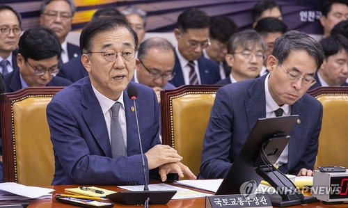 부동산 대책 질책 속 고성 난무한 국감장…여야 충돌_변명섭
