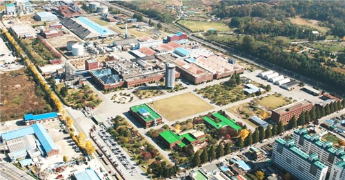 '회장 자금 마련'에 동원된 코스모신소재…이사 충실의무 위반 비판(종합)_김학성