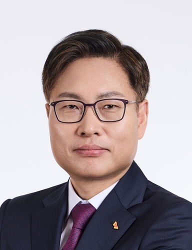 SK㈜, 강동수 사장 신규 선임…장용호 대표와 '투톱'_김학성