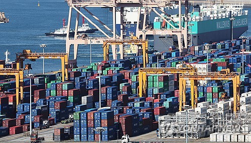 10월 수출 595.7억 달러·3.6%↑…5개월 연속 증가세(상보)_이재헌