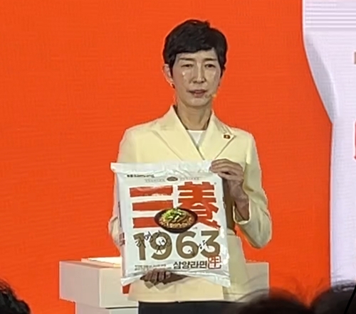 [현장에서] 36년만 정면승부 나선 우지라면_정수인