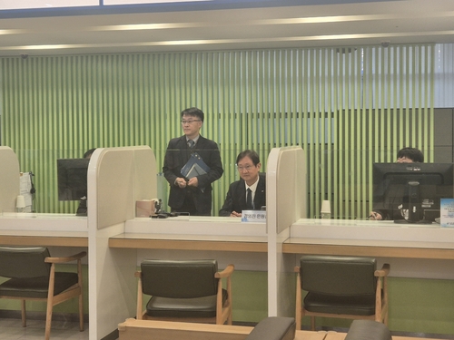 민원인 직접 만난 이찬진 "금융사 불완전판매 방지 위해 판매단계 개선"_윤슬기