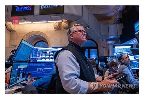 [뉴욕마켓워치] 셧다운 해제 임박 속 증시 혼조…채권·달러↑_홍경표