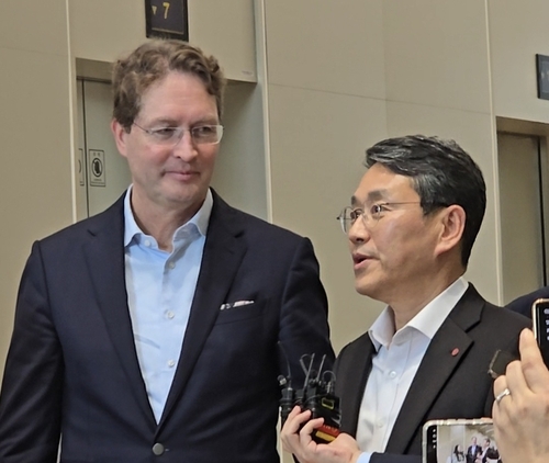 벤츠 회장 "LG, 기술 넓고 깊이 있는 회사…전 세계 유일무이"(종합)_유수진