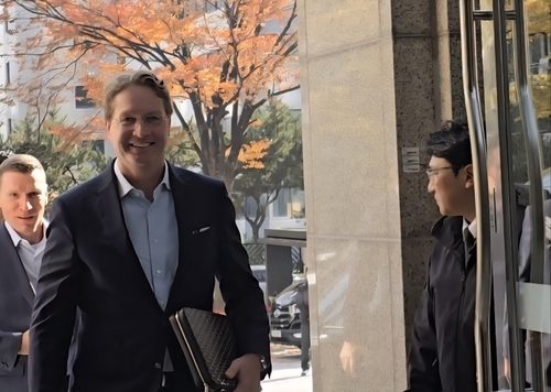 벤츠 회장 "LG, 벤츠의 매우 오래된 강력한 파트너"_유수진