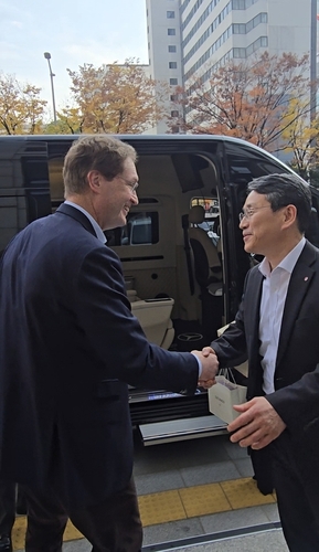 연고점 찍은 LG전자 주가…조주완 CEO "좀 더 괜찮아질 것"_유수진