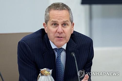 美 연준 바 이사 "은행 감독 약화, 금융 과잉과 불안정 가져올 것"_윤시윤