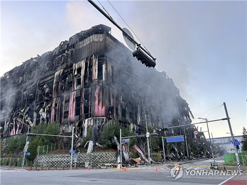 이랜드월드 대표 "막대한 손실에도 생산·배송 안정화"_정수인