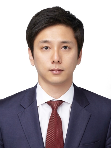[금융대상] "올해 석유화학 고개 든다" 에너지 베스트 하나 윤재성_박경은