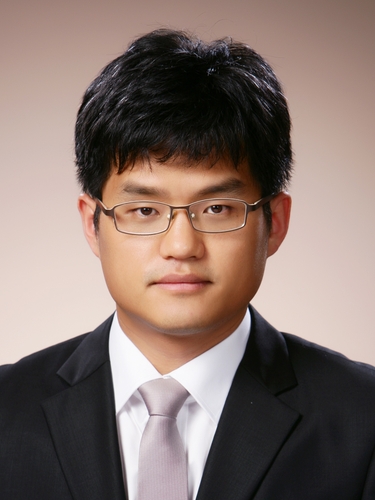 [금융대상] NH證 안기태 "올해 성장률 2.2%…'K자형 경제'는 심화"_손지현