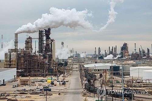 [뉴욕유가] 트럼프 "한 달 동안 이란과 대화하겠다"…WTI 2.8%↓_진정호