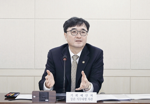 정부, 고용보험 지출구조 개편 추진…추가보험료 부과 검토_최욱