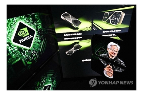 젠슨 황 "AI 기업들, 현금흐름 지속 증가 확신"_홍경표