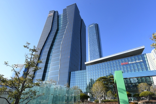 BNK금융, 회장 연임 주총 특별결의 검토_이현정