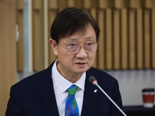 이찬진, 첫 타운홀서 금융위 견제…"조직개편은 금감원 권한"_신민경