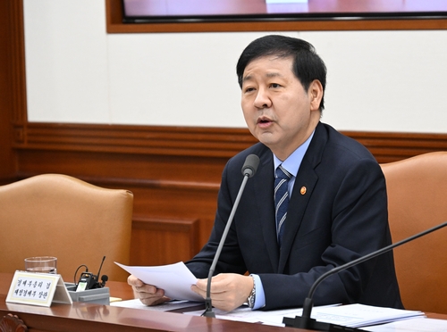 구윤철 "나프타 경제안보품목 한시 지정…공급망 피해기업에 1.5조 지원"_박준형