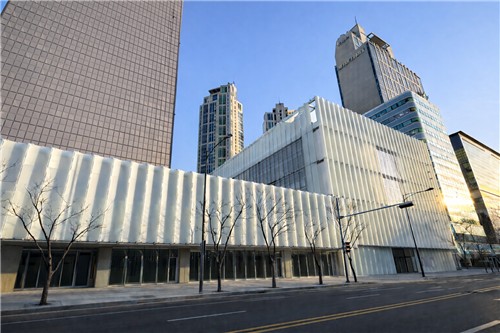 마크롱 佛 대통령이 방문하는 '퐁피두센터 한화'는 어떤 곳_윤영숙