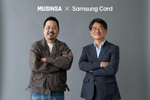 (왼쪽부터) 최재영 무신사 부사장, 김상규 삼성카드 부사장