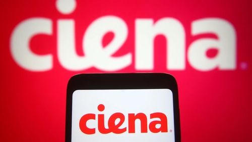 BofA "광통신株 시에나, 목표가 550달러로 상향"_이장원