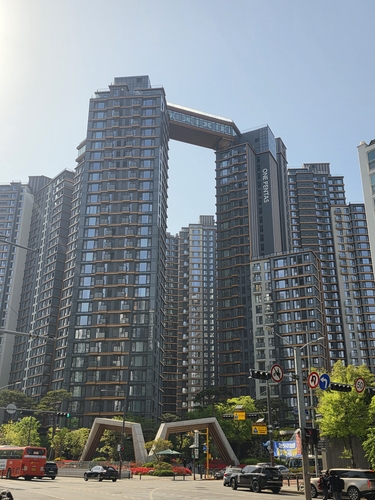 [부동산 현장탐방] 매물 역주행하는 반포…매도자도 매수자도 '고민'_정필중