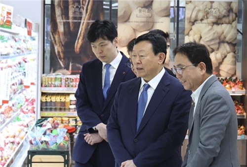 신동빈 롯데그릅 회장(중앙)