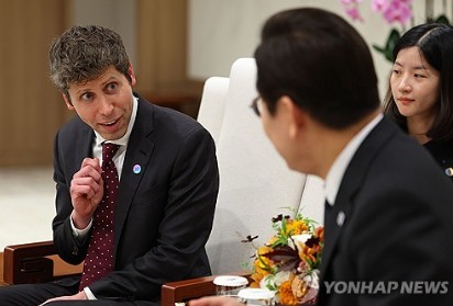 발언하는 오픈AI 샘 올트먼 대표