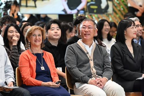 정의선 "로봇 아틀라스, 시행착오 겪고 나아가…자율주행, 늦더라도 안전 집중"_윤은별