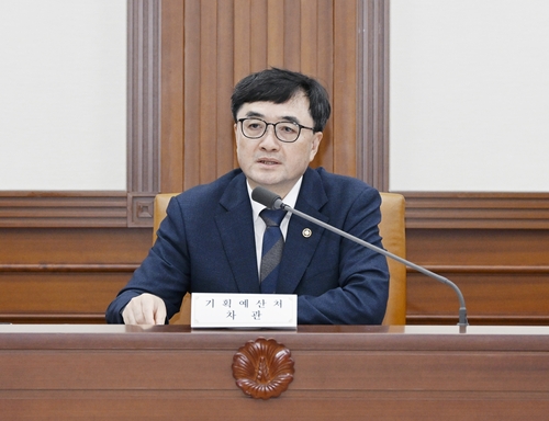 정부, 추경 신속집행 6.1조 완료…"이달 말까지 66% 달성"_최욱