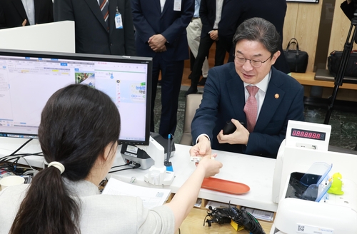 국민참여성장펀드, 오픈런에 완판 행렬…이억원도 1천만원 가입(종합)_이수용