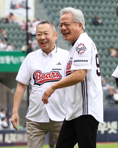 박정원 두산그룹 회장과 젠슨 황 엔비디아 최고경영자