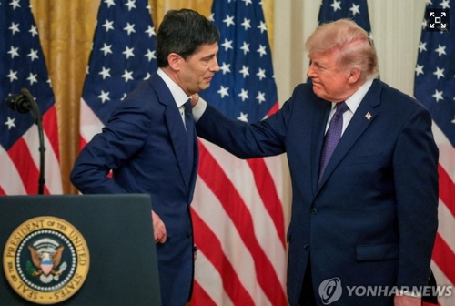 케빈 워시 연준 의장(좌)과 도널드 트럼프 미 대통령