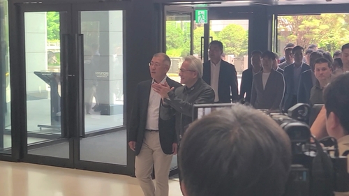 현대차그룹, 엔비디아 젠슨에 '황'며들었다…"지금은 현대차의 시간"(종합)_이재헌