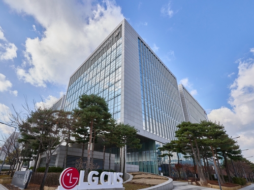 LG CNS, 앤트로픽 '클로드' 도입…LG그룹 AX 확산 나선다_윤영숙