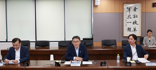 '동의' 무한반복 사라진다…권대영 "낡은 신용정보법 손질"_윤슬기