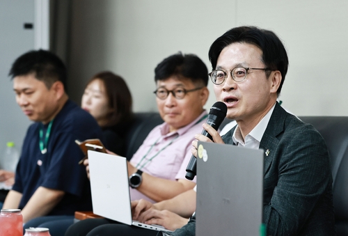 산업장관 "성과급, 노동쟁의 대상 아냐…이익 배분서 투자자 소외"_이재헌