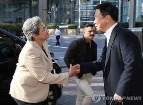올해 3월 삼성전자 서초 사옥 방문한 리사 수 CEO