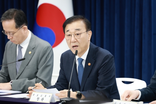 주택 신속공급 방안 브리핑에서 발언하는 김윤덕 국토교통부 장관